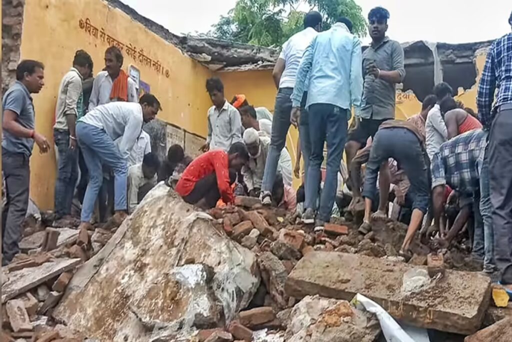 அரசுப் பள்ளி கட்டிடம் இடிந்து விழுந்து 7 மாணவர்கள் பரிதாபமாக உயிரிழந்தனர்!